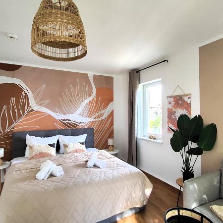 Bohnapartments Bechstein: Quiet Erfurt Stay with Smart TVs and Balcony Neudietendorf Exterior photo
