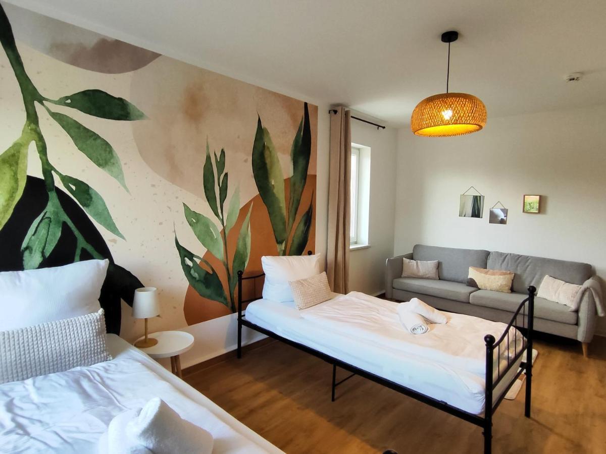 Bohnapartments Bechstein: Quiet Erfurt Stay with Smart TVs and Balcony Neudietendorf Exterior photo