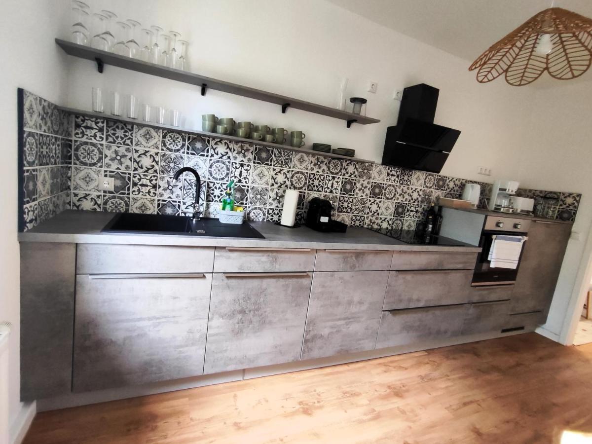 Bohnapartments Bechstein: Quiet Erfurt Stay with Smart TVs and Balcony Neudietendorf Exterior photo