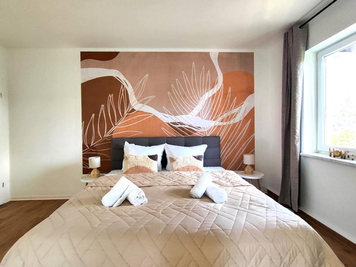 Bohnapartments Bechstein: Quiet Erfurt Stay with Smart TVs and Balcony Neudietendorf Exterior photo