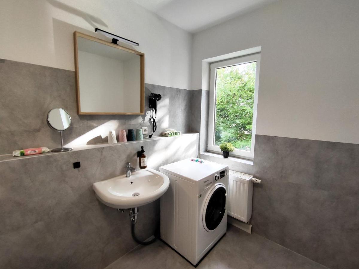 Bohnapartments Bechstein: Quiet Erfurt Stay with Smart TVs and Balcony Neudietendorf Exterior photo